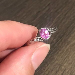 GORGEOUS SILVER RING W/ PINK STONE